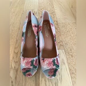 Toms wedge floral sandals , size 9.5 , new without tags